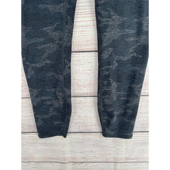 Vuori Clean Elevation Camo Leggings Womens XS Short Gray Camouflage - Picture 5 of 10